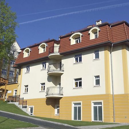 ホテル Zdrojowy Sanus Świeradów-Zdrój エクステリア 写真